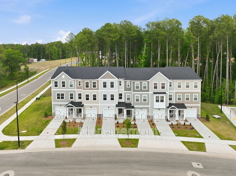 Beautiful 3BR/3BA Townhome with 1,858 Sq Ft – Near RTP, RDU & Brier Creek! property image