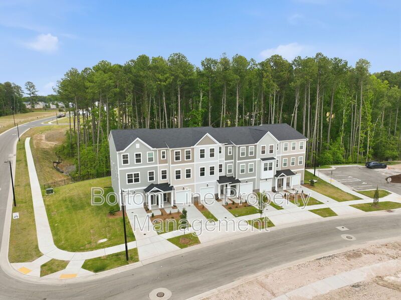 Beautiful 3BR/3BA Townhome with 1,858 Sq Ft – Near RTP, RDU & Brier Creek! property image