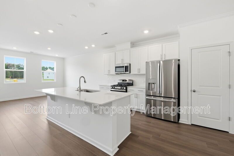 Beautiful 3BR/3BA Townhome with 1,858 Sq Ft – Near RTP, RDU & Brier Creek! property image