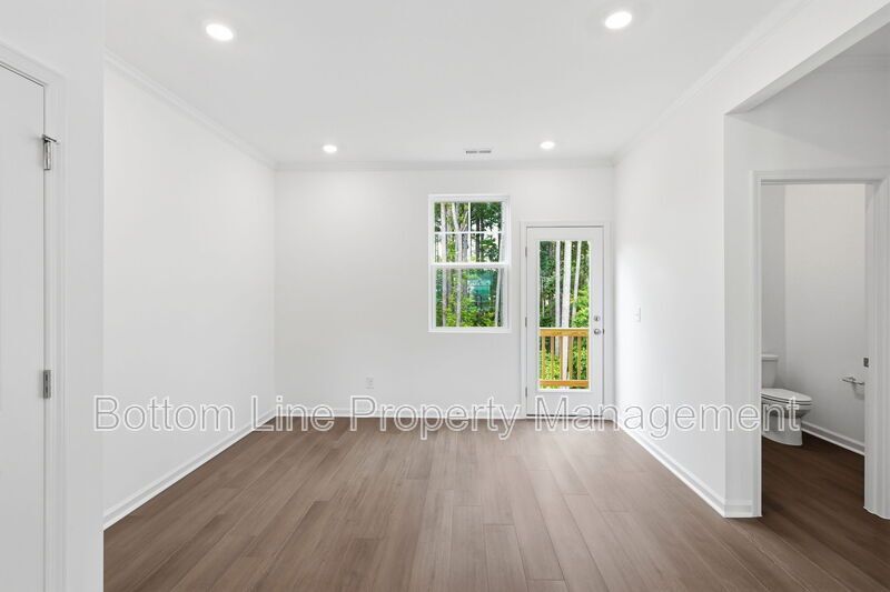 Beautiful 3BR/3BA Townhome with 1,858 Sq Ft – Near RTP, RDU & Brier Creek! property image