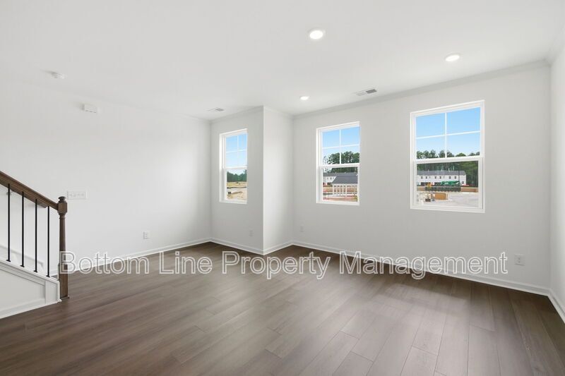 Beautiful 3BR/3BA Townhome with 1,858 Sq Ft – Near RTP, RDU & Brier Creek! property image