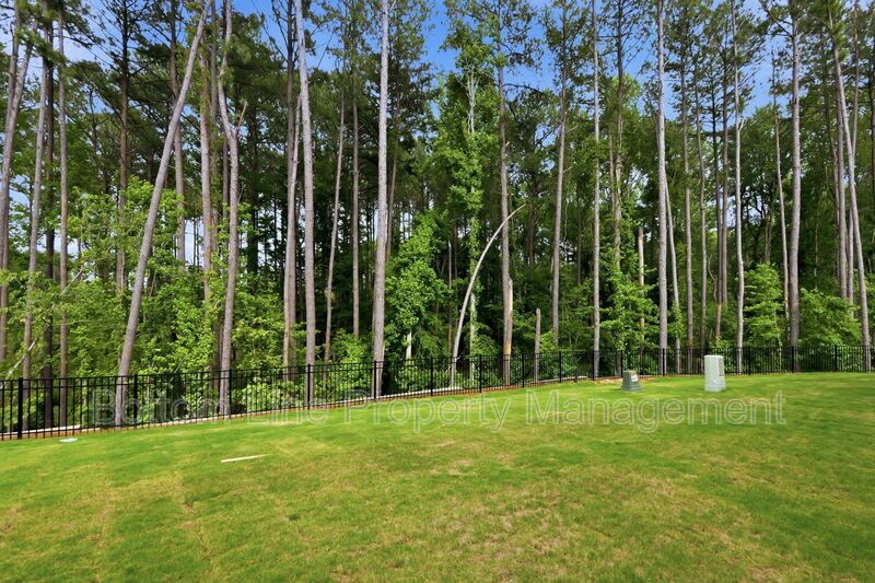 Beautiful 3BR/3BA Townhome with 1,858 Sq Ft – Near RTP, RDU & Brier Creek! property image