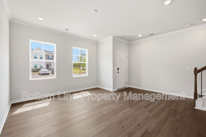 Modern 3BR/2BA Home Near Downtown Raleigh – Community Amenities & Easy Commute! property image