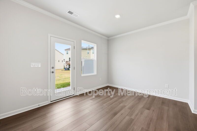 Modern 3BR/2BA Home Near Downtown Raleigh – Community Amenities & Easy Commute! property image