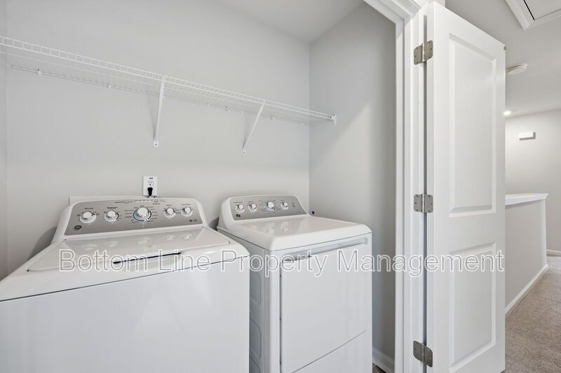 Modern 3BR/2BA Home Near Downtown Raleigh – Community Amenities & Easy Commute! property image