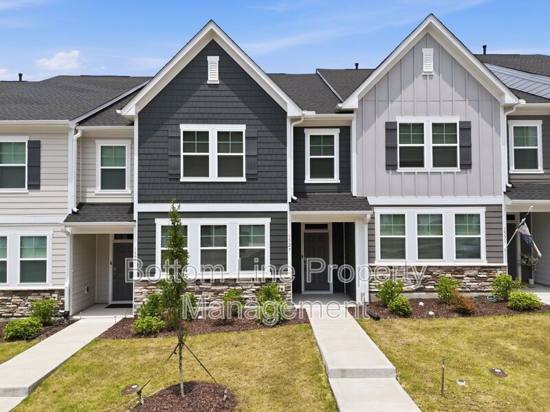 Spacious 3BR/2.5BA Home with 1,950 Sq Ft in Wake Forest – Prime Location Near Shopping & Dining! property image