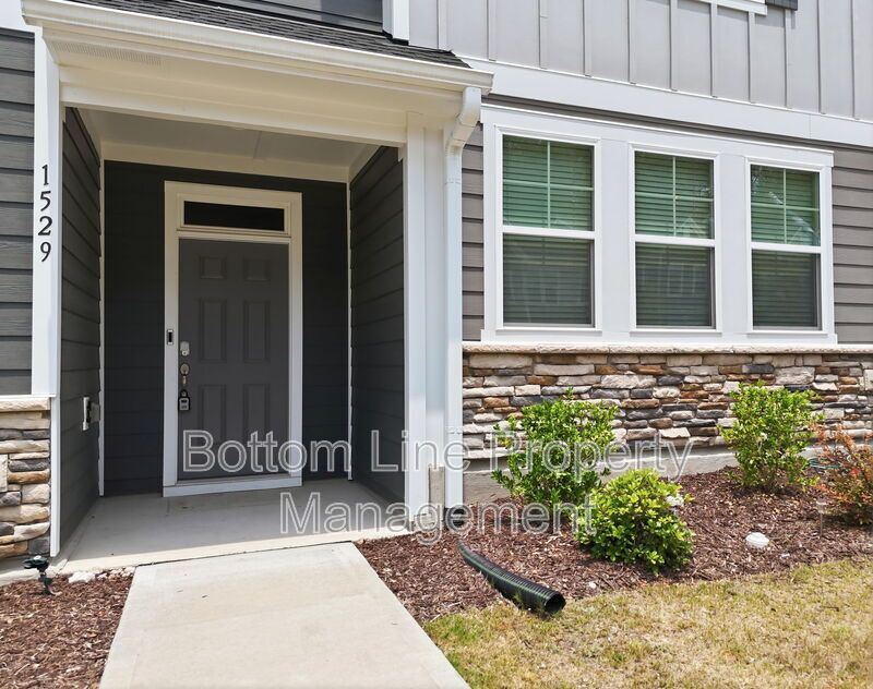 Spacious 3BR/2.5BA Home with 1,950 Sq Ft in Wake Forest – Prime Location Near Shopping & Dining! property image