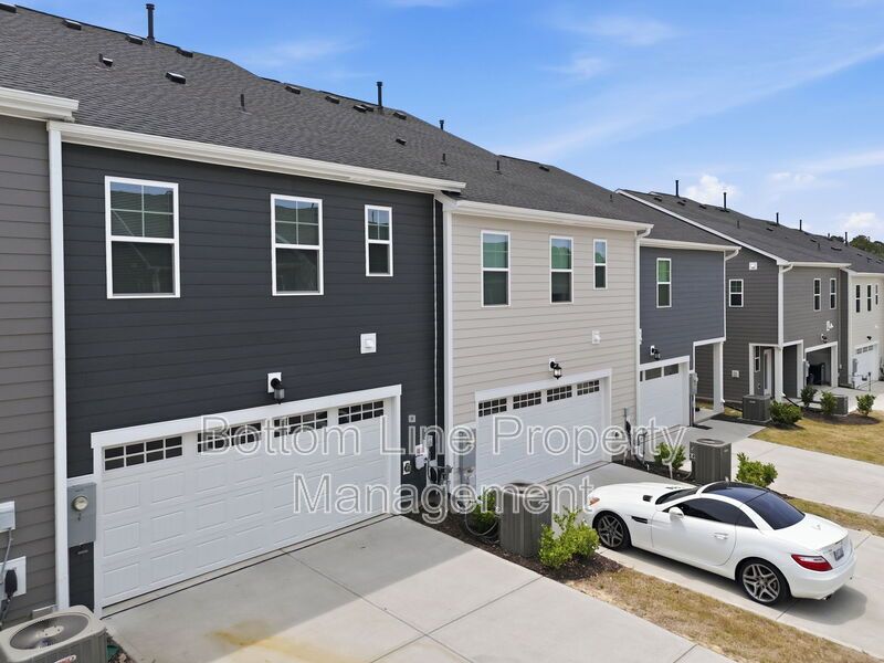 Spacious 3BR/2.5BA Home with 1,950 Sq Ft in Wake Forest – Prime Location Near Shopping & Dining! property image