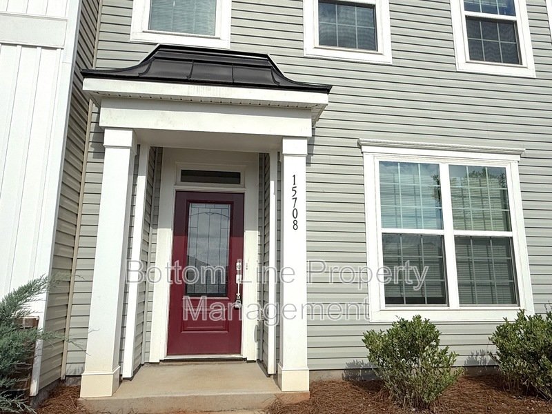 Beautiful 3 Bedroom 2.5 Bathroom Town House For Rent property image