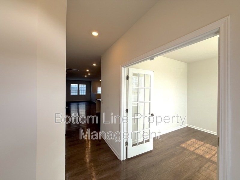 Beautiful 3 Bedroom 2.5 Bathroom Town House For Rent property image