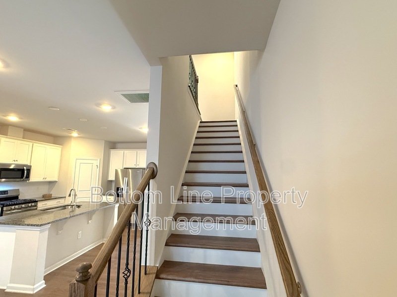 Beautiful 3 Bedroom 2.5 Bathroom Town House For Rent property image