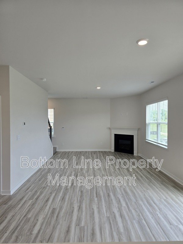 Luxury New Construction with Open Floor Plan & 4 Spacious Bedrooms property image