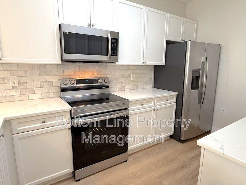 2 Bedroom 2 Bathroom Uptown Unit For Rent property image