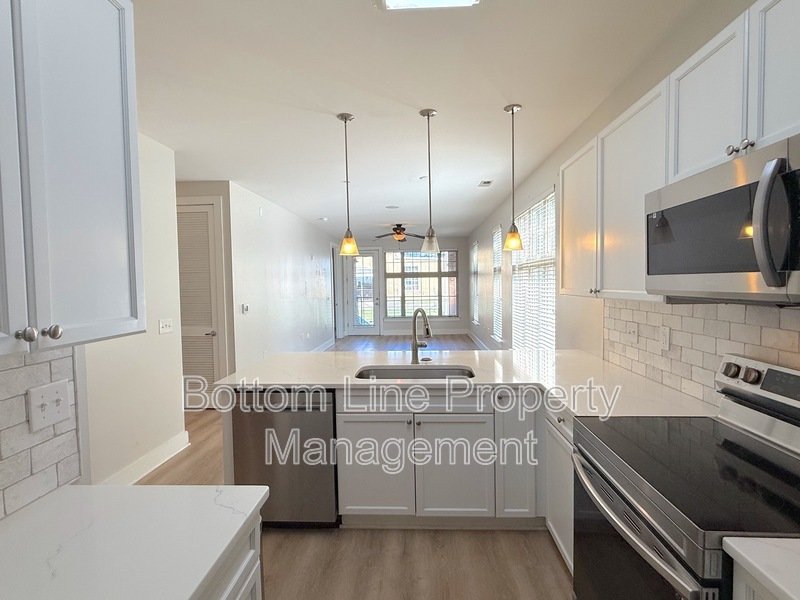 2 Bedroom 2 Bathroom Uptown Unit For Rent property image