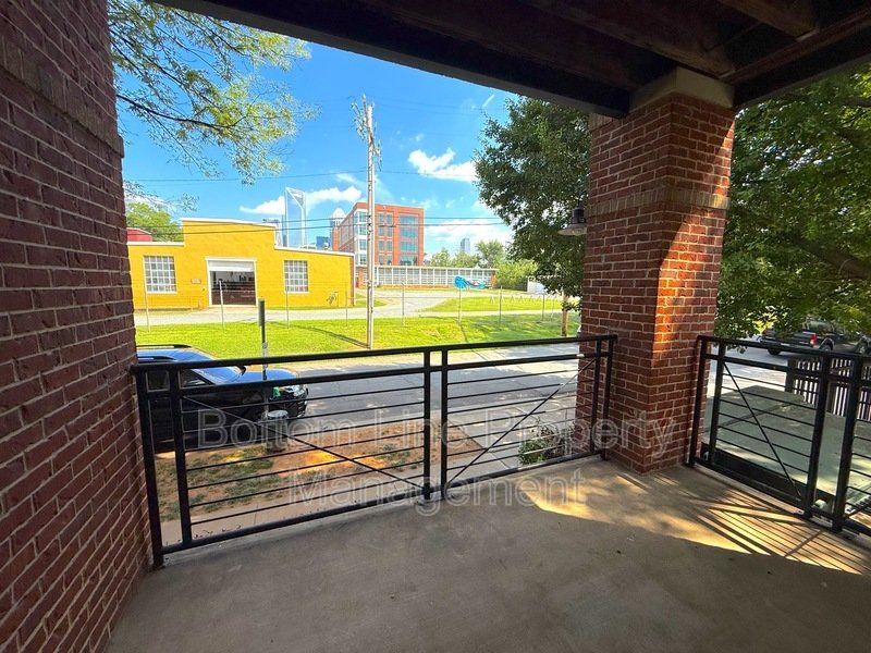 2 Bedroom 2 Bathroom Uptown Unit For Rent property image
