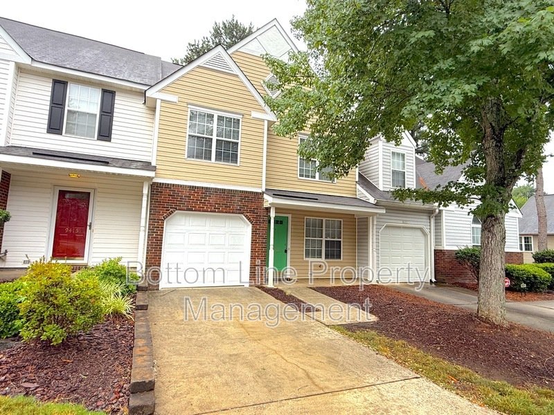 Modern 3BR/3BA Townhome with Garage and Patio property image