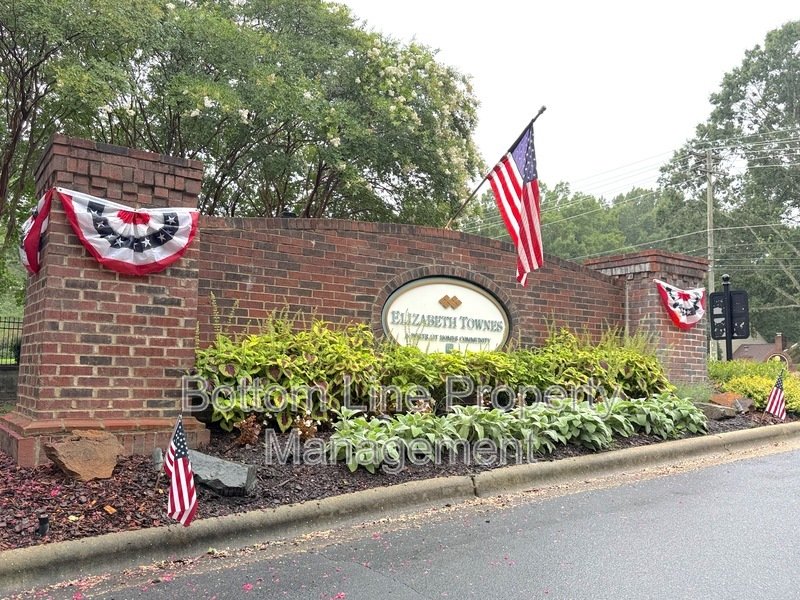 Modern 3BR/3BA Townhome with Garage and Patio property image