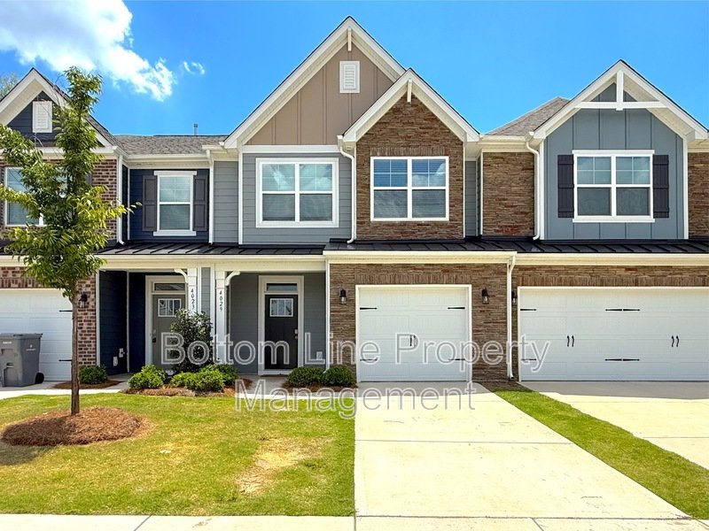 Available Now! 3BR 2.5 BA Townhome with Amazing Community Features! property image