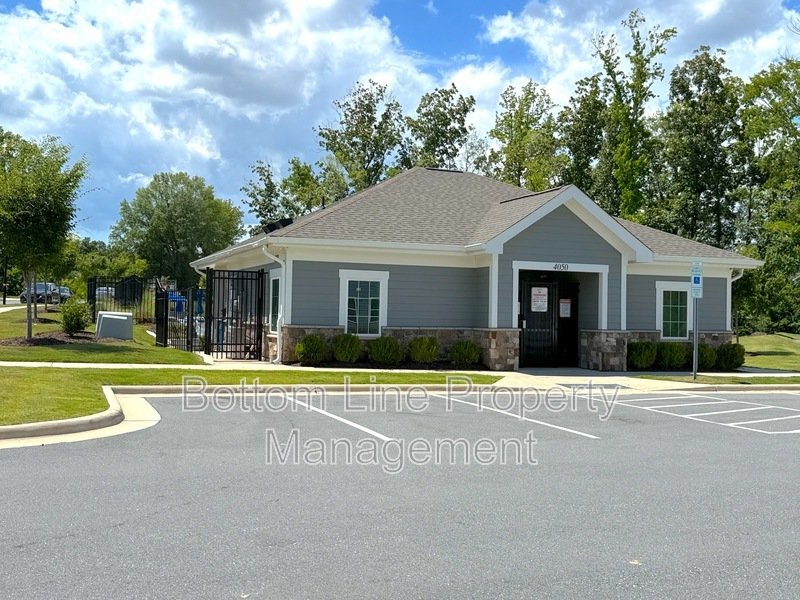 Available Now! 3BR 2.5 BA Townhome with Amazing Community Features! property image