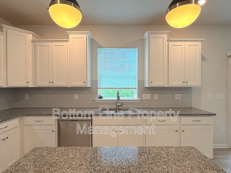 Stunning 4 Bedroom, 2 1/2 Bath Home in Scenic Fort Mill! property image