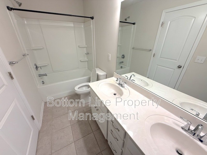 Stunning 4 Bedroom, 2 1/2 Bath Home in Scenic Fort Mill! property image