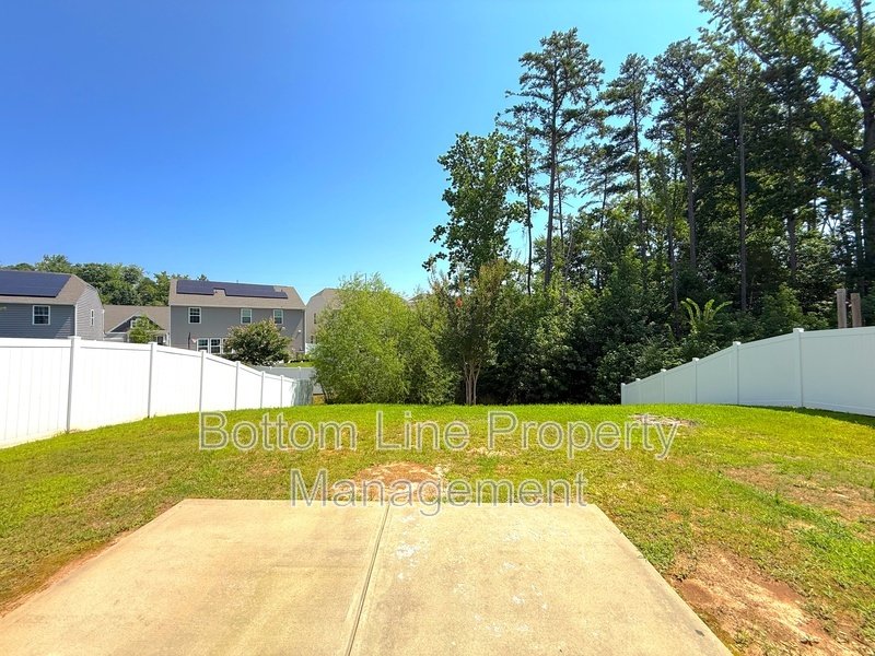 Stunning 4 Bedroom, 2 1/2 Bath Home in Scenic Fort Mill! property image