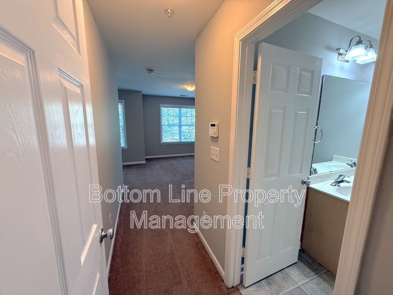 🏡 Spacious 3-Bedroom Townhome in Charlotte’s Elizabeth Neighborhood property image