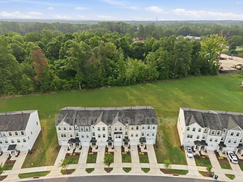 Modern 3BR Townhome in Pool Community | 1-Car Garage | Quartz Counters | Luxury Primary Suite property image