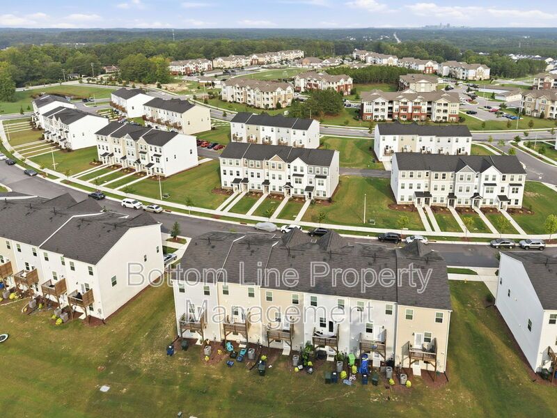 Modern 3BR Townhome in Pool Community | 1-Car Garage | Quartz Counters | Luxury Primary Suite property image
