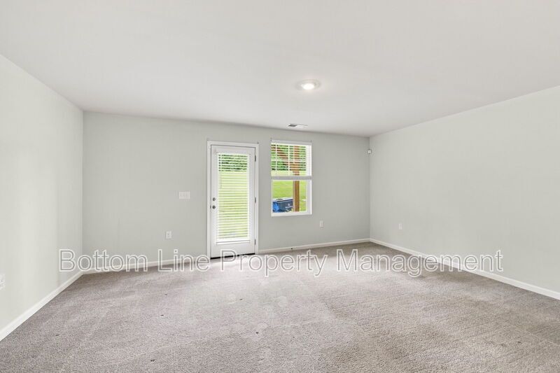 Modern 3BR Townhome in Pool Community | 1-Car Garage | Quartz Counters | Luxury Primary Suite property image