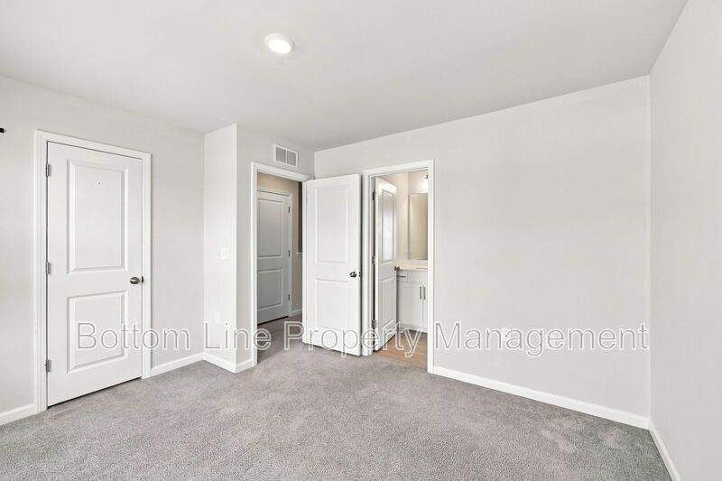 Modern 3BR Townhome in Pool Community | 1-Car Garage | Quartz Counters | Luxury Primary Suite property image