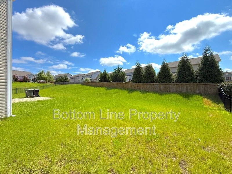 Spacious 3 Bedroom Home with Large Yard in Desirable Concord Community! property image