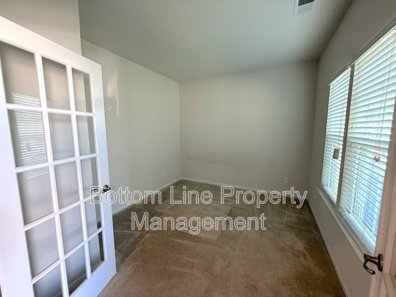 Spacious 3 Bedroom Home with Large Yard in Desirable Concord Community! property image
