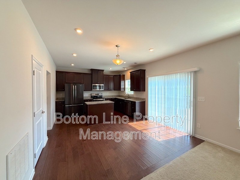 Spacious 3 Bedroom Home with Large Yard in Desirable Concord Community! property image