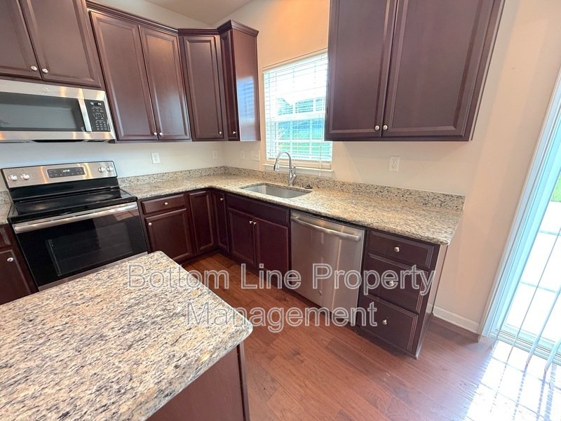 Spacious 3 Bedroom Home with Large Yard in Desirable Concord Community! property image