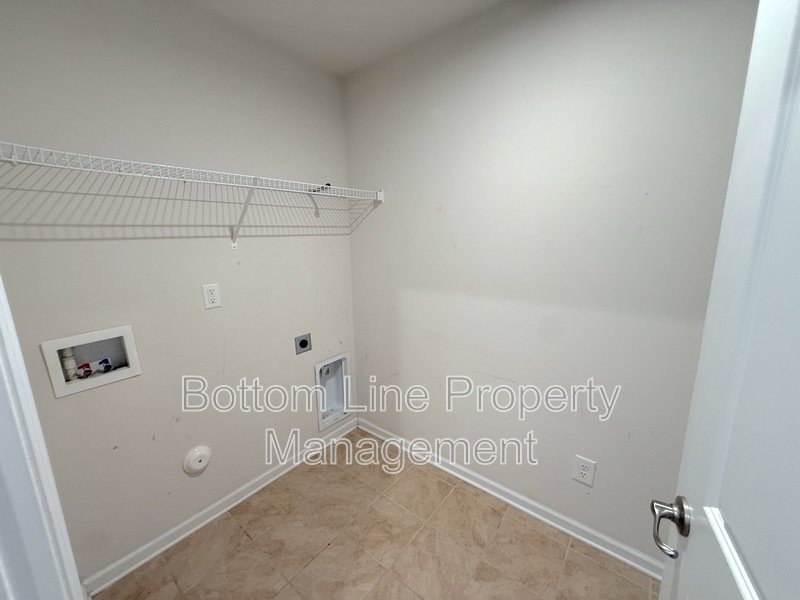 Spacious 3 Bedroom Home with Large Yard in Desirable Concord Community! property image