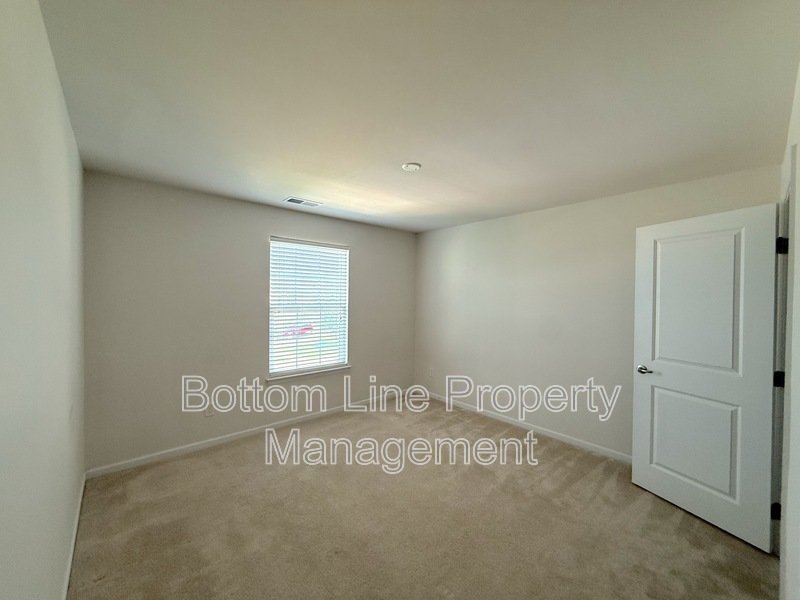 Spacious 3 Bedroom Home with Large Yard in Desirable Concord Community! property image