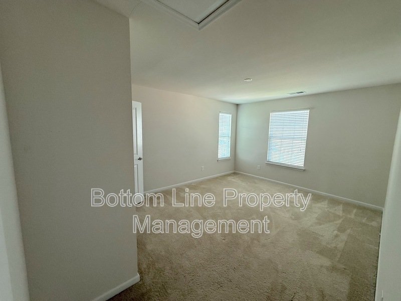 Spacious 3 Bedroom Home with Large Yard in Desirable Concord Community! property image