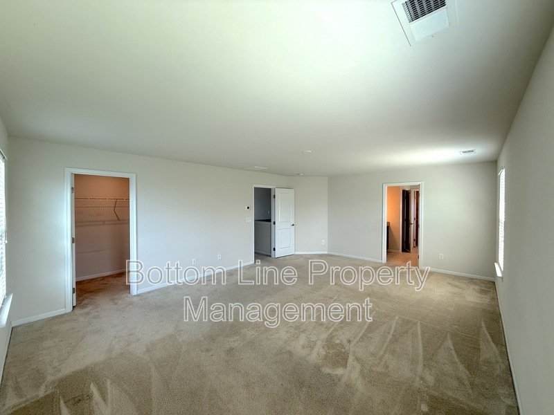 Spacious 3 Bedroom Home with Large Yard in Desirable Concord Community! property image