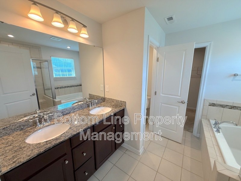 Spacious 3 Bedroom Home with Large Yard in Desirable Concord Community! property image