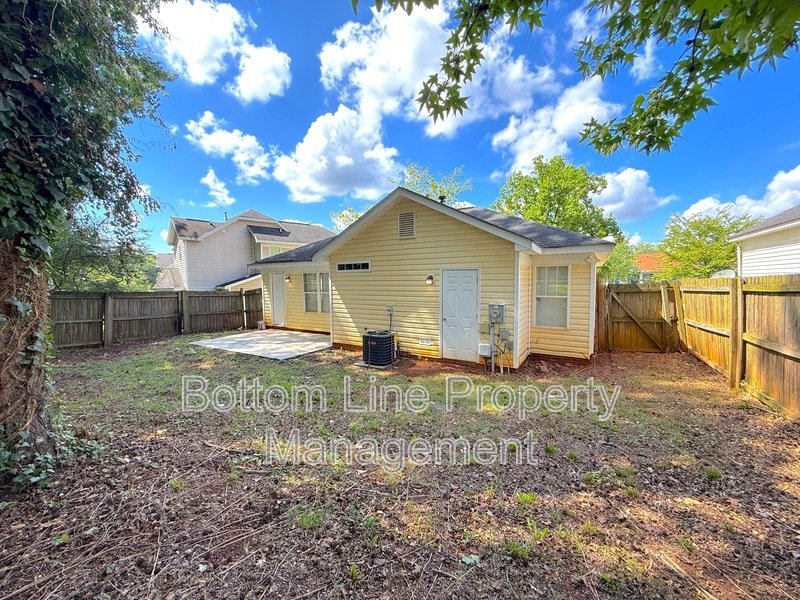 3BR 2 BA Ranch Home in great Location! Move-in Ready property image