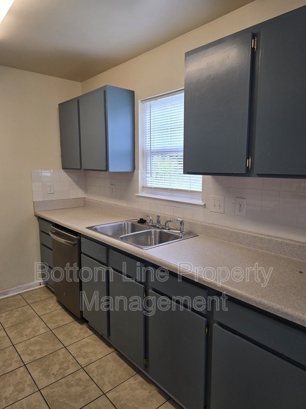 Charming 4BR Home with Spacious Yard – Prime Charlotte Location property image