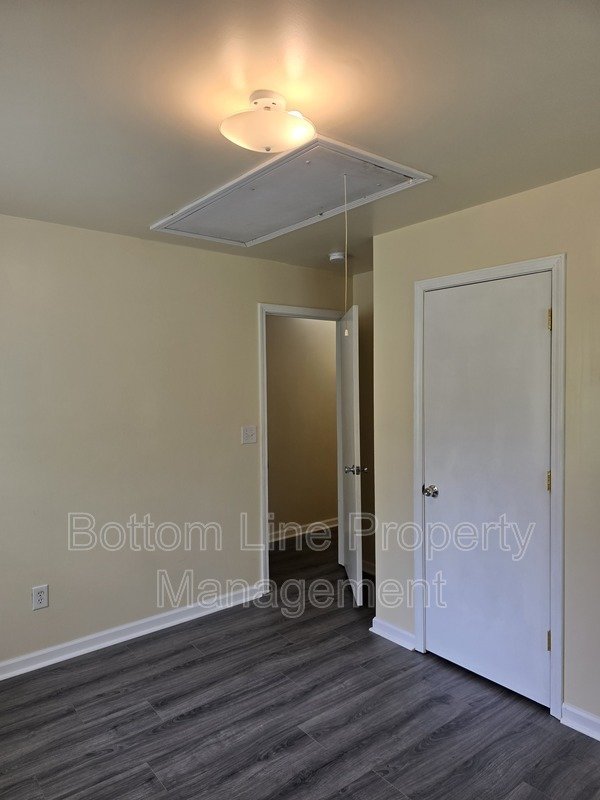Charming 4BR Home with Spacious Yard – Prime Charlotte Location property image