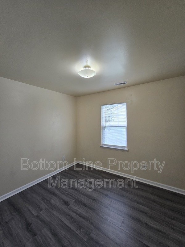 Charming 4BR Home with Spacious Yard – Prime Charlotte Location property image