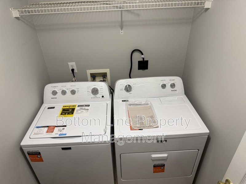 Modern 3BR/3BA Townhome with Garage and Patio property image