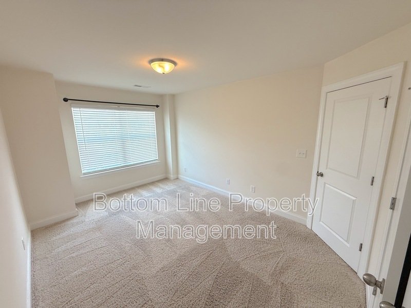 Available Now! 3BR 2.5 BA Townhome with Amazing Community Features! property image