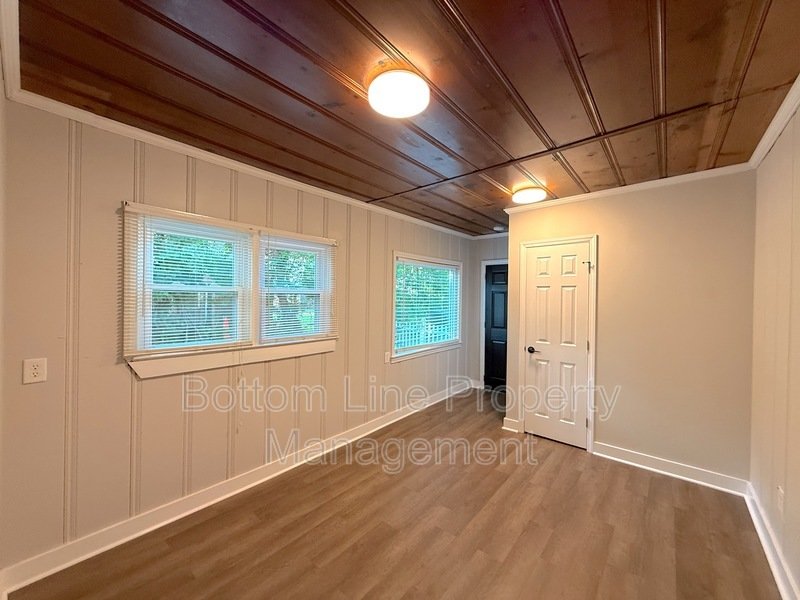 Charming 2BR/2BA Apartment close to Downtown and Winthrop property image