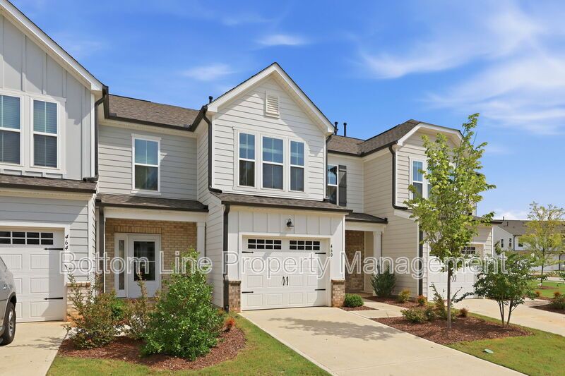Modern 3BR/2.5BA Townhome with Beautiful Kitchen, Spacious Primary Suite & 1-Car Garage property image