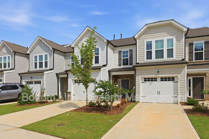 Modern 3BR/2.5BA Townhome with Beautiful Kitchen, Spacious Primary Suite & 1-Car Garage property image