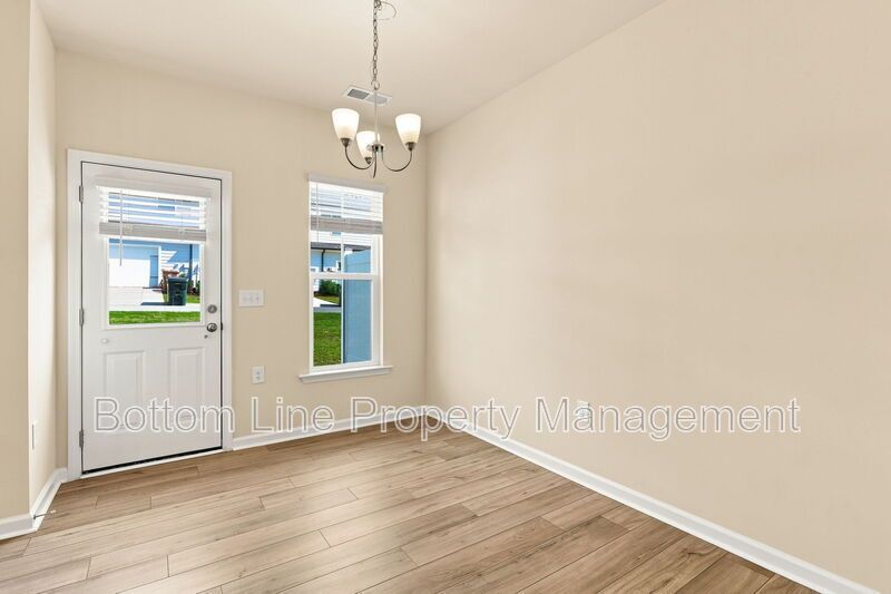 Modern 3BR/2.5BA Townhome with Beautiful Kitchen, Spacious Primary Suite & 1-Car Garage property image